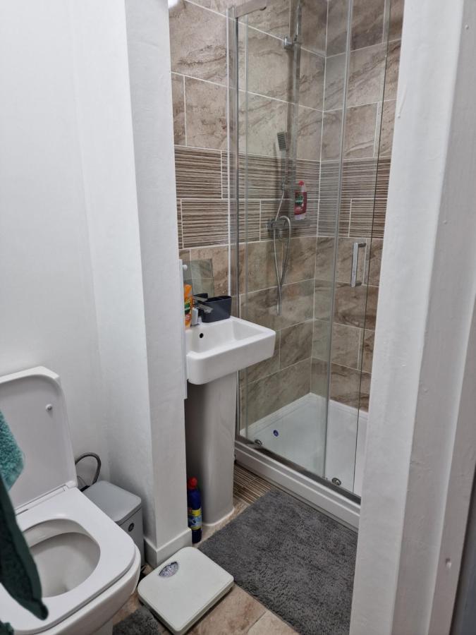 Linx View 4 Bedroom House 格雷夫森德 外观 照片