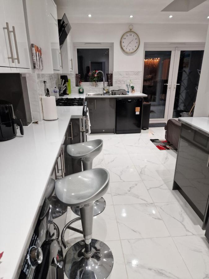Linx View 4 Bedroom House 格雷夫森德 外观 照片